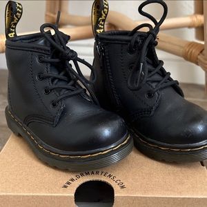 1460 DR. Martens